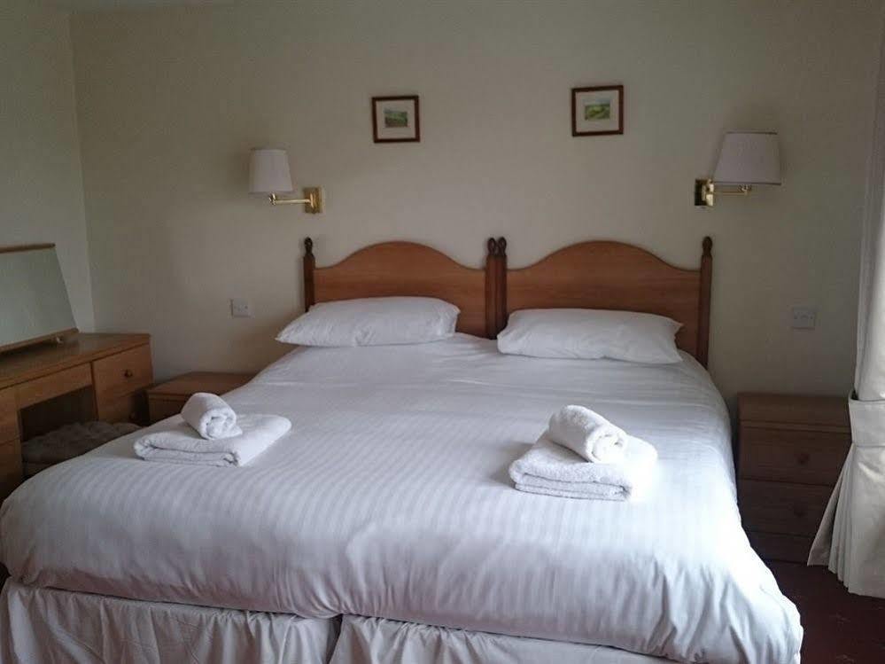 Sutton Hall Resort *